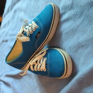 💙 bright blue vans